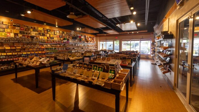Puro Cigars Lounge